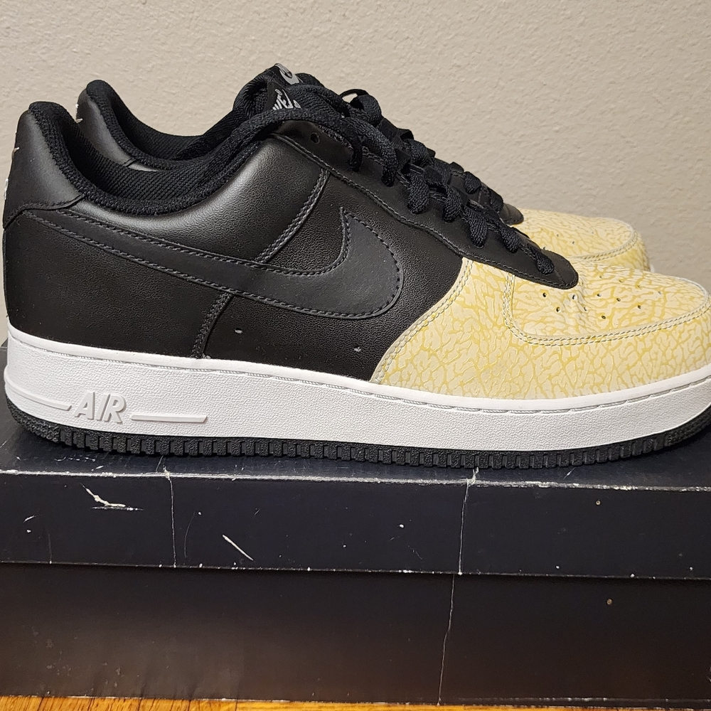 NWT Nike Air Force 1s Premium 07' - Picture 3 of 6